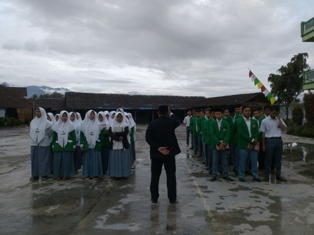 pembukaan kegiatan simulasi UNBK ke 3 SMA Terpadu Darussalam