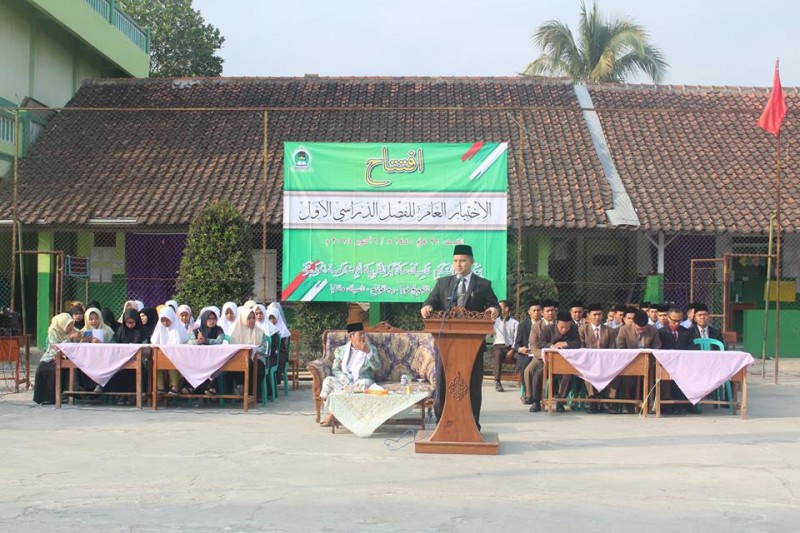 Hari Pertama Ujian Tengah Semester Di Pondok Pesantrwen Darussalam