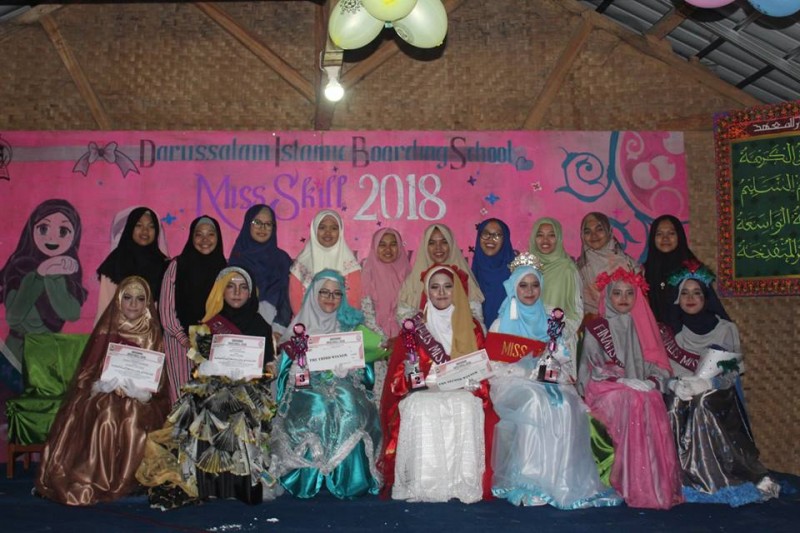 Penobatan Finalis Miss Skill 2018 di Pondok Pesantren Darussalam Tasikmalaya 