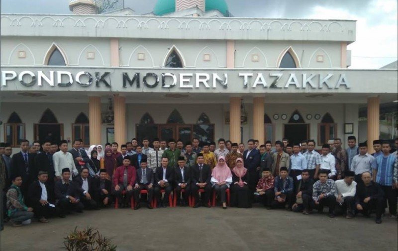 workshop keprotokoleran, diplomasi dan komuniskasi Di Pondok Pesantren TAZAKA Batang