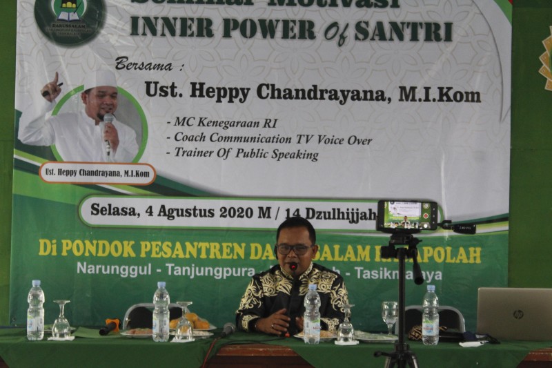 Seminar Motivasi Inner of Santri