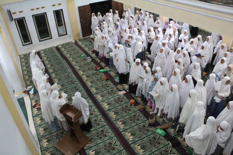 Memperingati Isra Mi`raj di Pondok Pesantren Darussalam Tasikmalaya