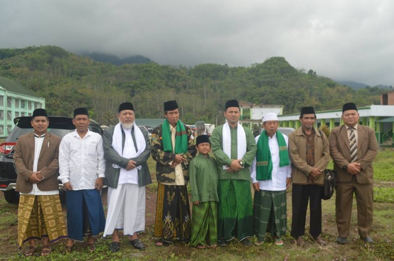 Serentak Santri Darussalam Melaksanakan Sholat Rebo Wakasan