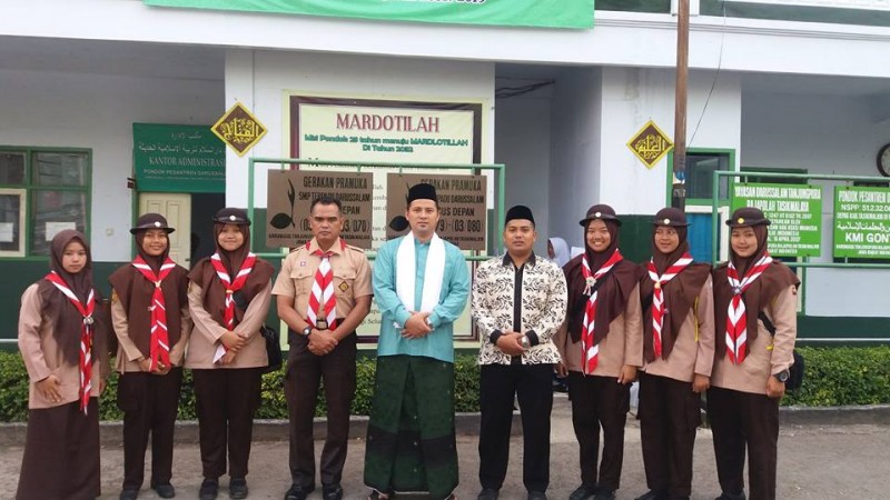 PEMBUKAAN UJIAN TULIS SANTRI AKHIR KMI DAN PELEPESAN PESERTA LOMBA FLS2N, WIRAKARIKA, DAN MARAWIS DARUSSALAM