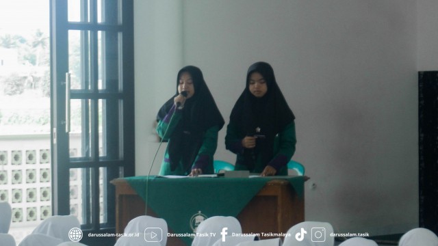 Pembagian Raport dan Sertfikat Akademik semester ganjil Tahun Ajaran 2024 - 2025