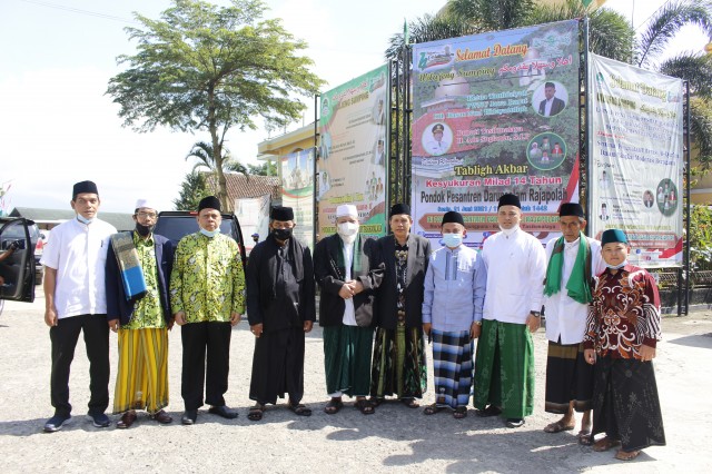 Tabligh Akbar dalam Rangka Kesyukuran Milad ke- 14 Tahun PP Darussalam Tasikmalaya